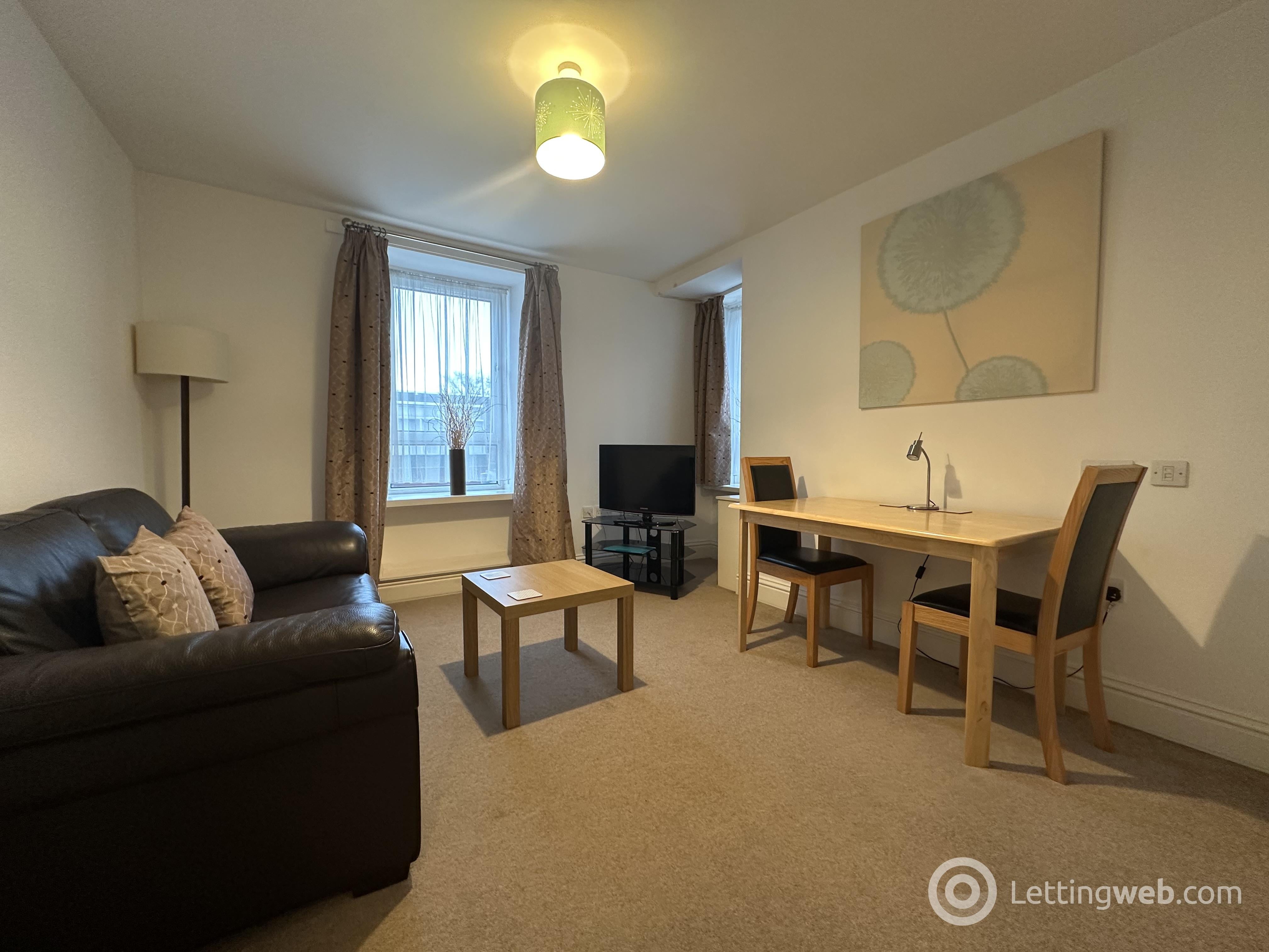 Flat Holburn Street in Aberdeen City