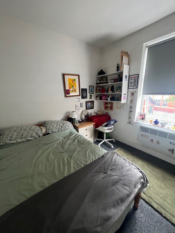 Room Vicker Grove in Manchester