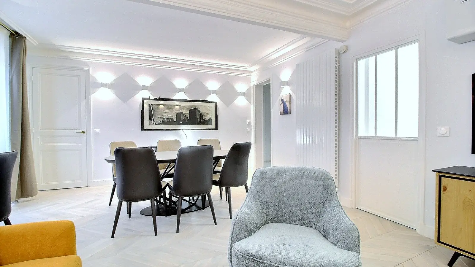 Flat Rue Duvivier in Paris