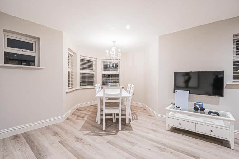 Flat King Johns Place in Borough of Runnymede