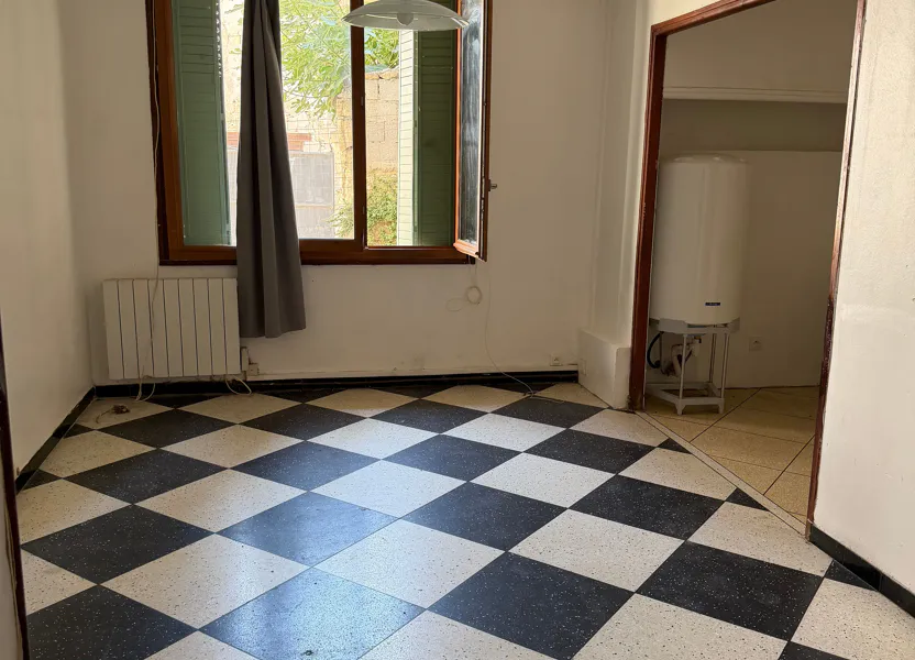 Flat Petit Chemin de Saint-Georges in Tarascon