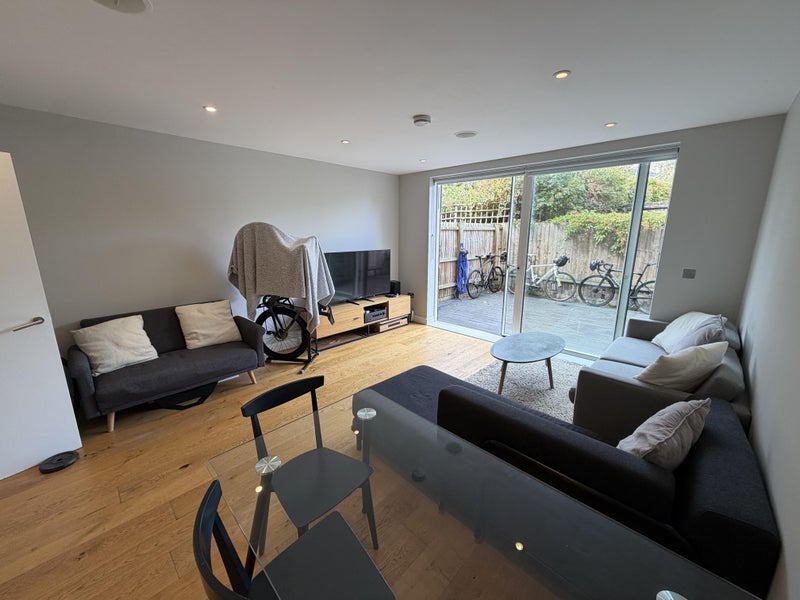 Room Clapham Manor Street in Greater London