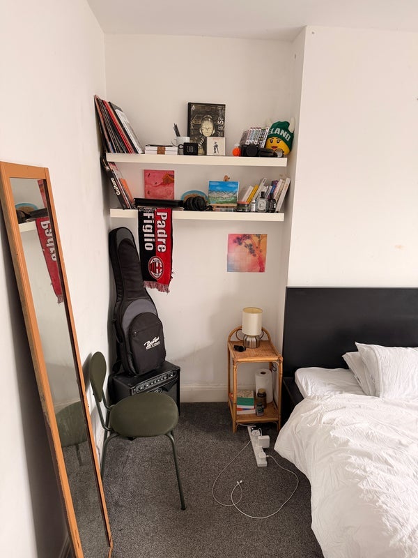 Room Tollington Road in Greater London