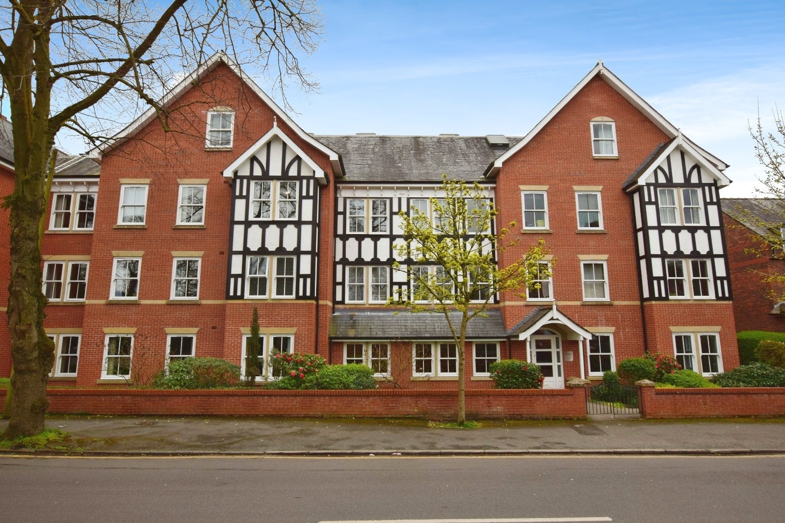 Flat Groby Road in Trafford