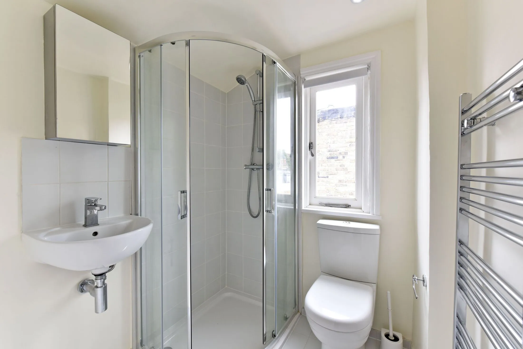 Flat Radnor Walk in Greater London