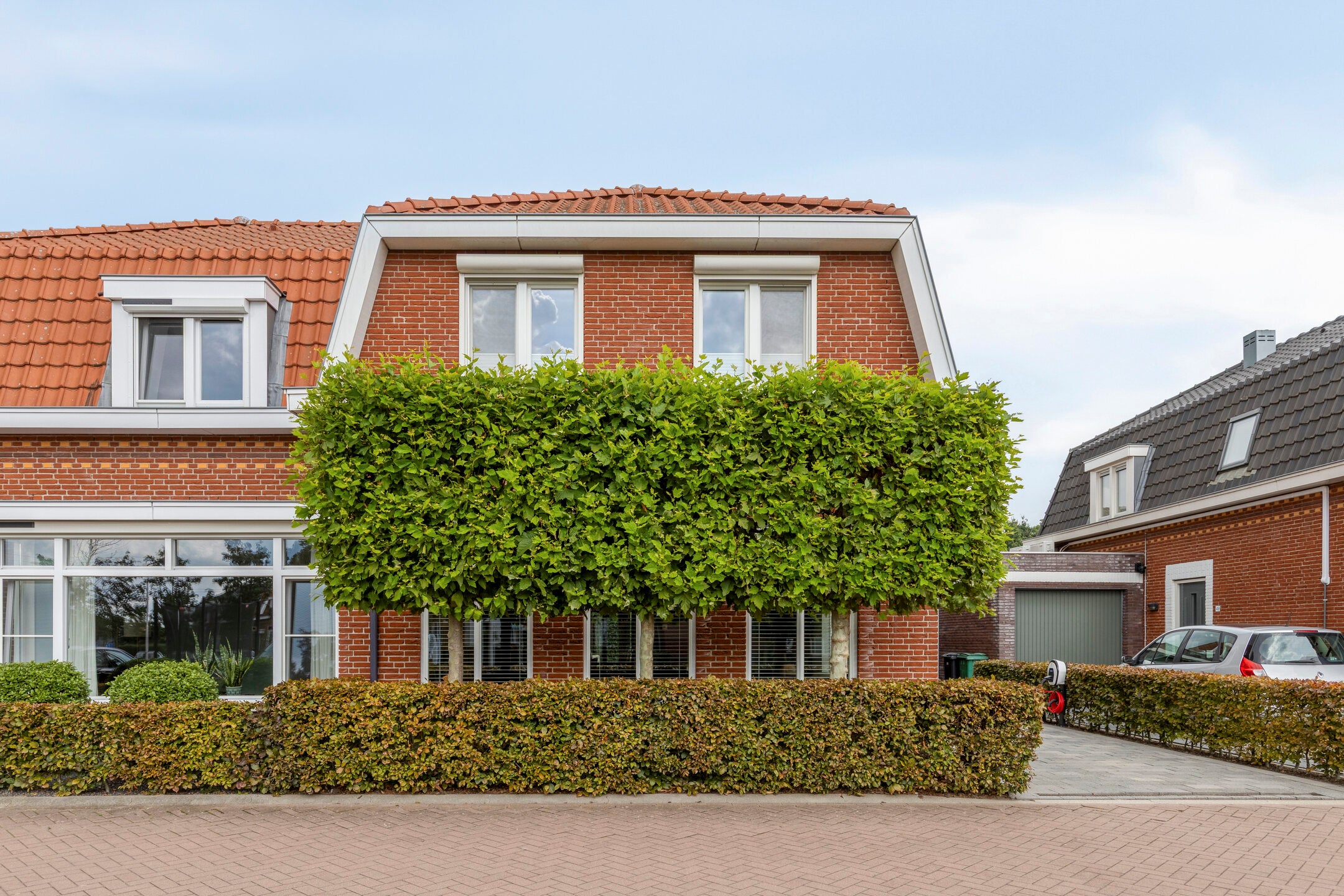 Twee-onder-één-kap te koop: Standerd 47, Valburg