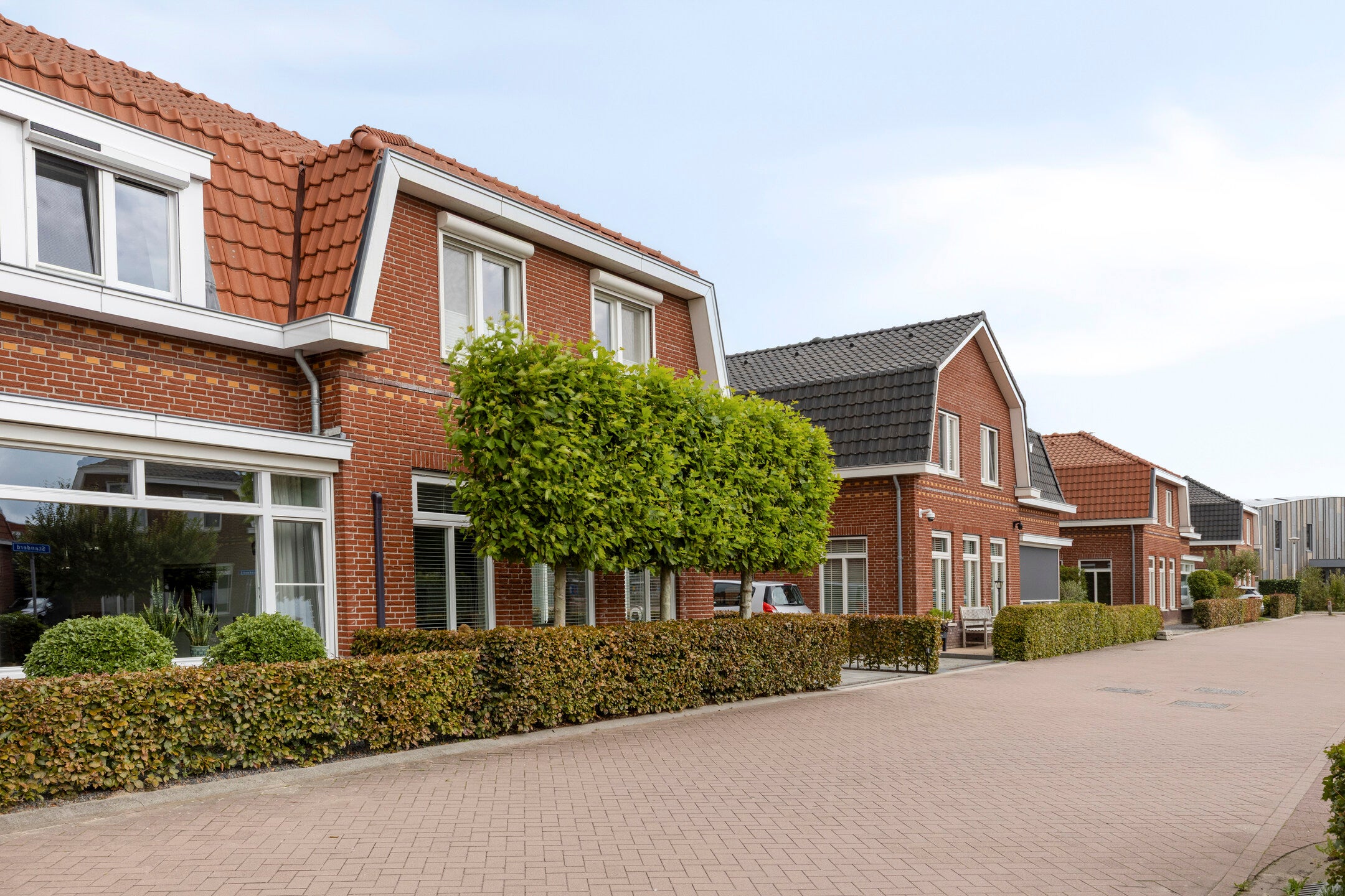 Twee-onder-één-kap te koop: Standerd 47, Valburg