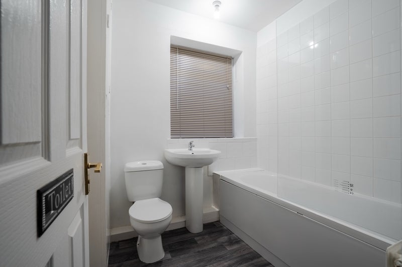Room Ringmer Drive in Manchester