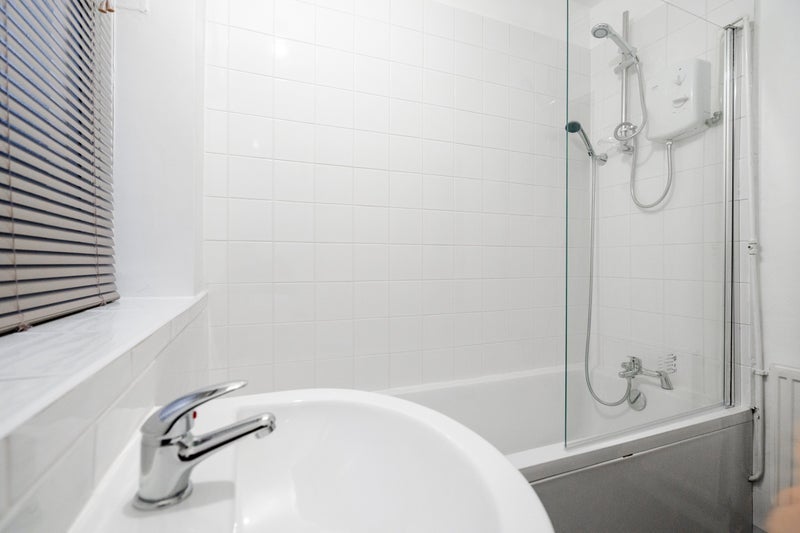 Room Ringmer Drive in Manchester