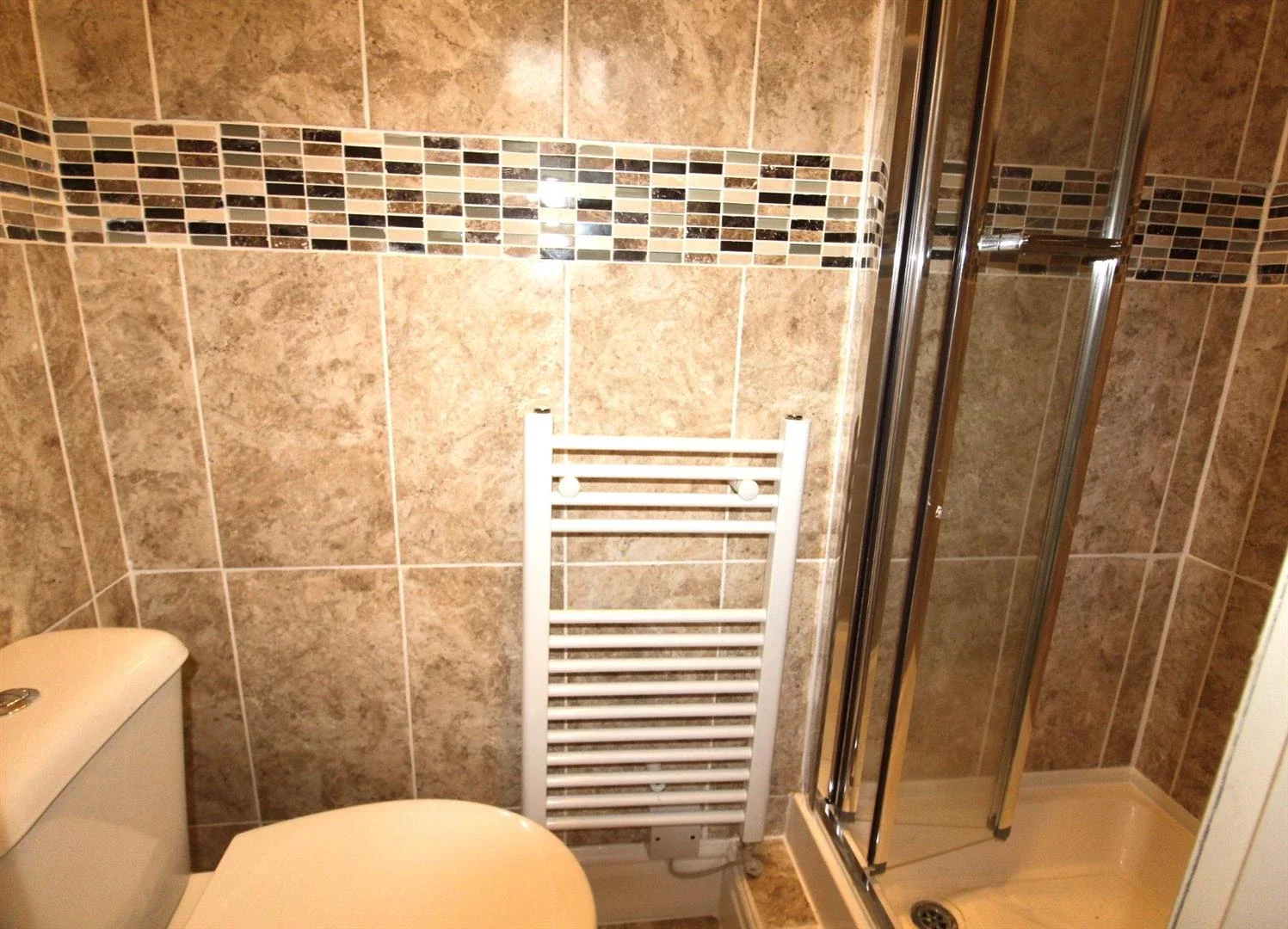 Room Langham Road in Greater London