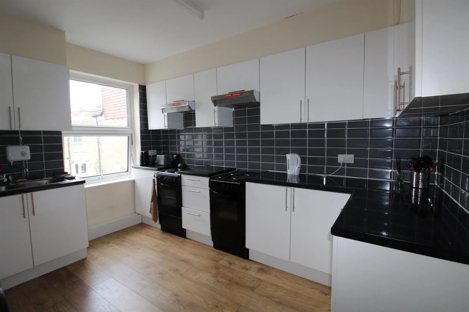 Room Langham Road in Greater London