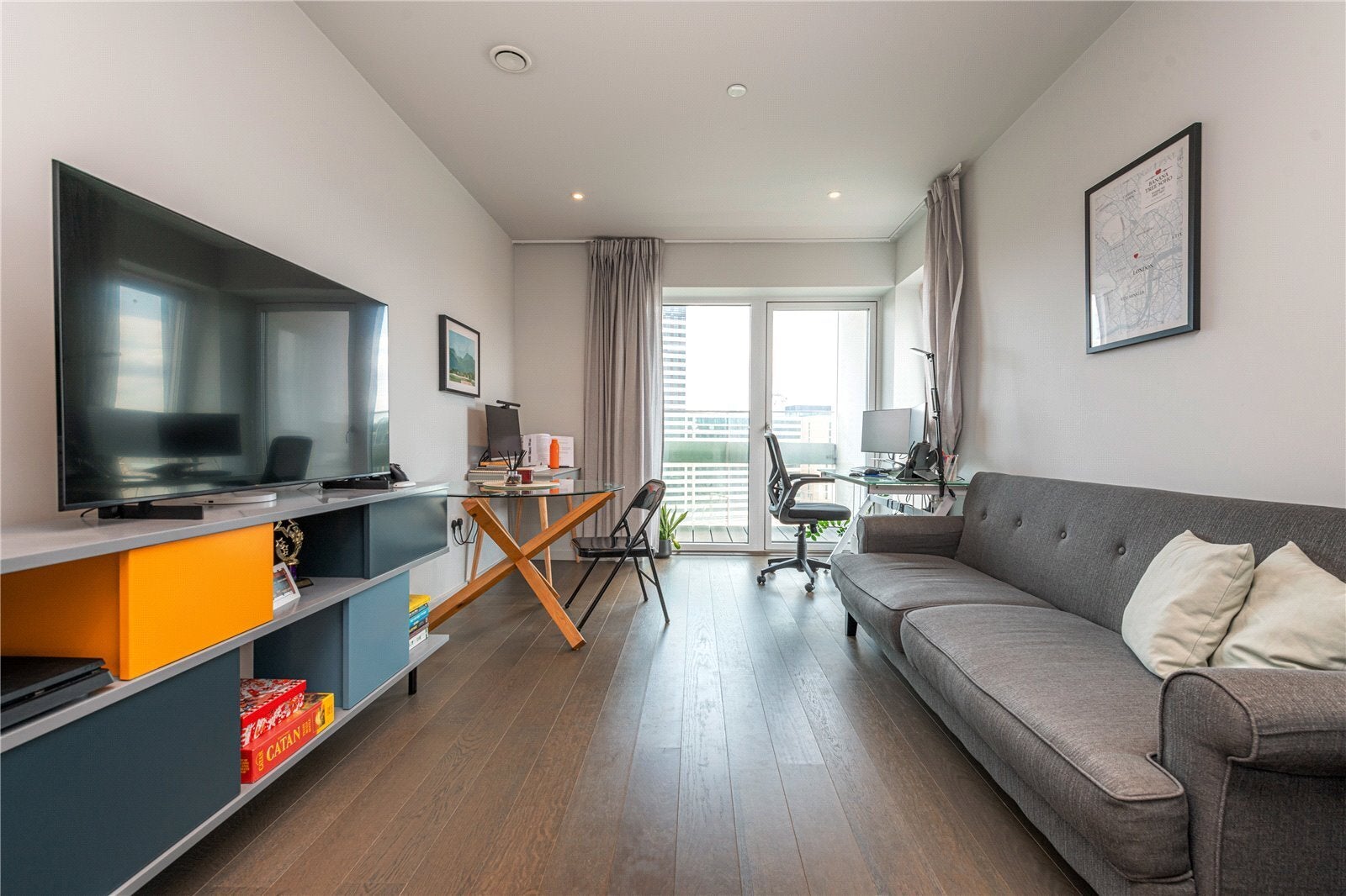 Flat York Way in Greater London
