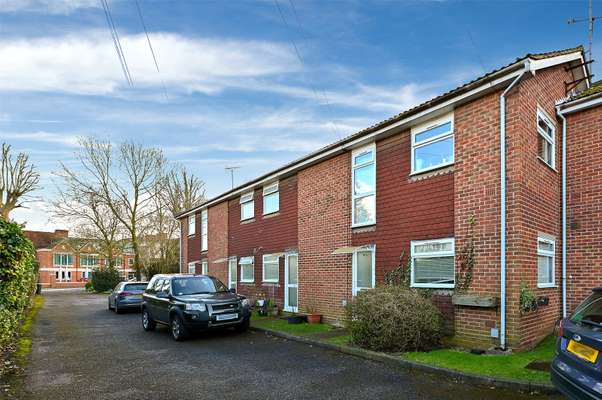 Flat Selva Court in Reading