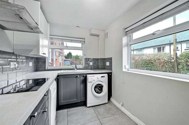 Flat Selva Court in Reading