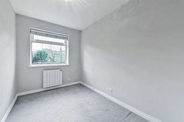 Flat Selva Court in Reading