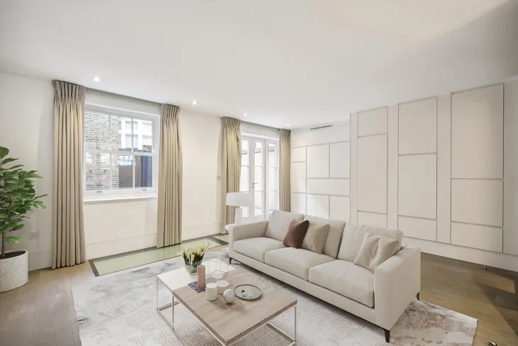 House Cadogan Lane in Greater London