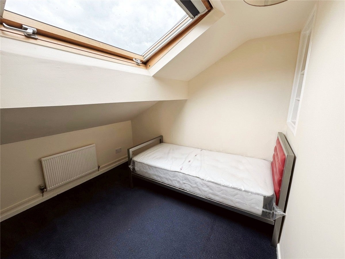 Room Gledhill Street in Calderdale