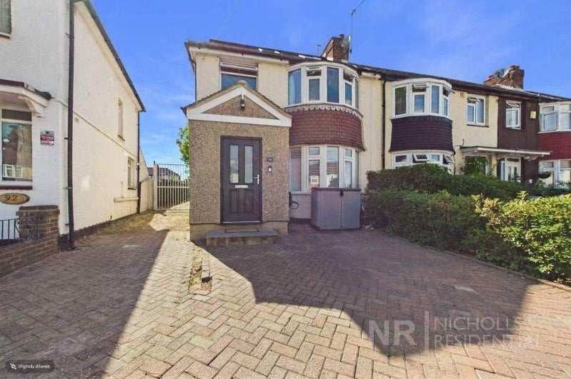 House Egham Crescent in Greater London