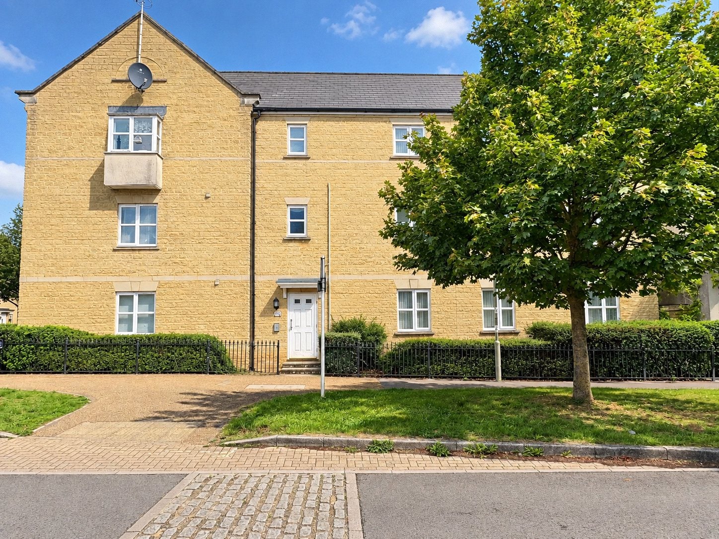Flat Elmhurst Way in West Oxfordshire