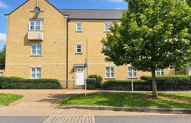 Flat Elmhurst Way in West Oxfordshire
