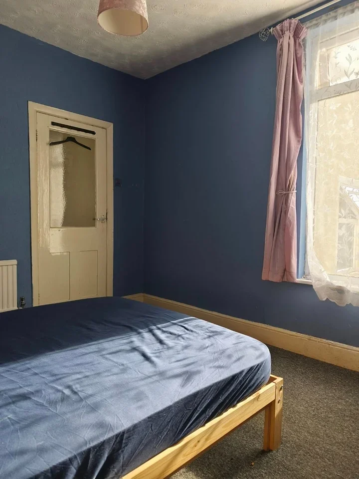 Room Havant Road in Portsmouth
