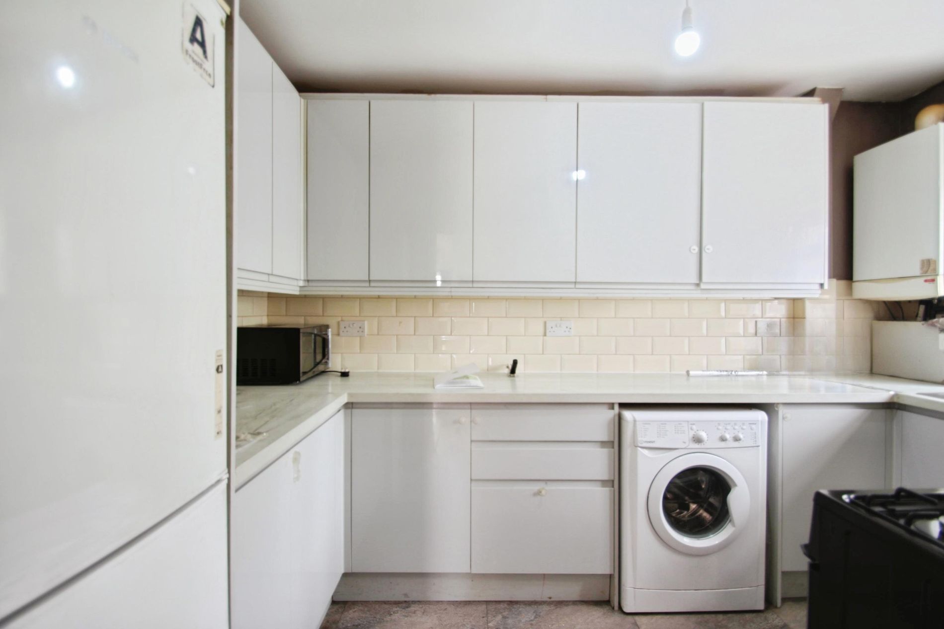 Flat Chestnut Close in Greater London
