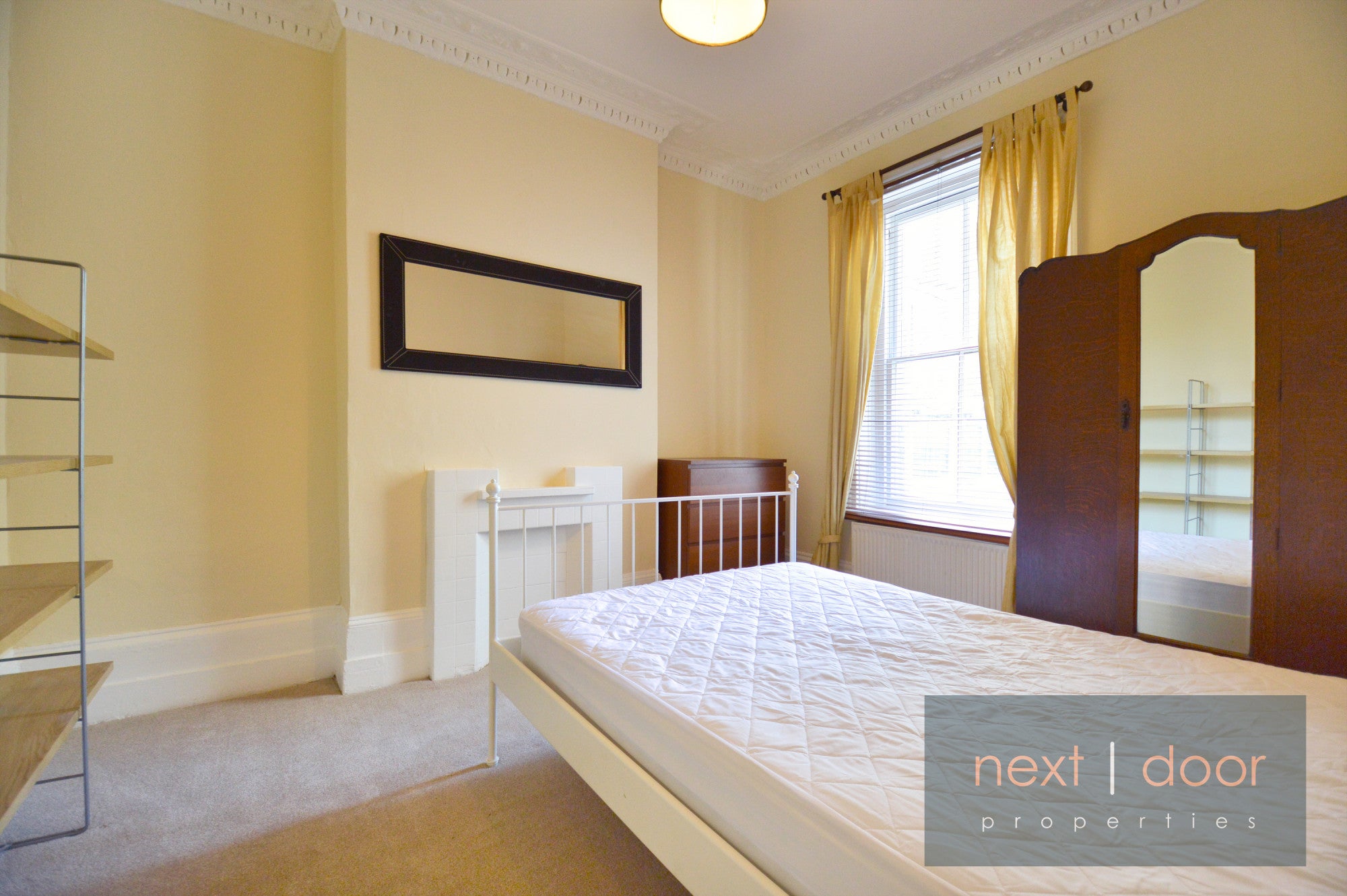 Flat Coldharbour Lane in Greater London