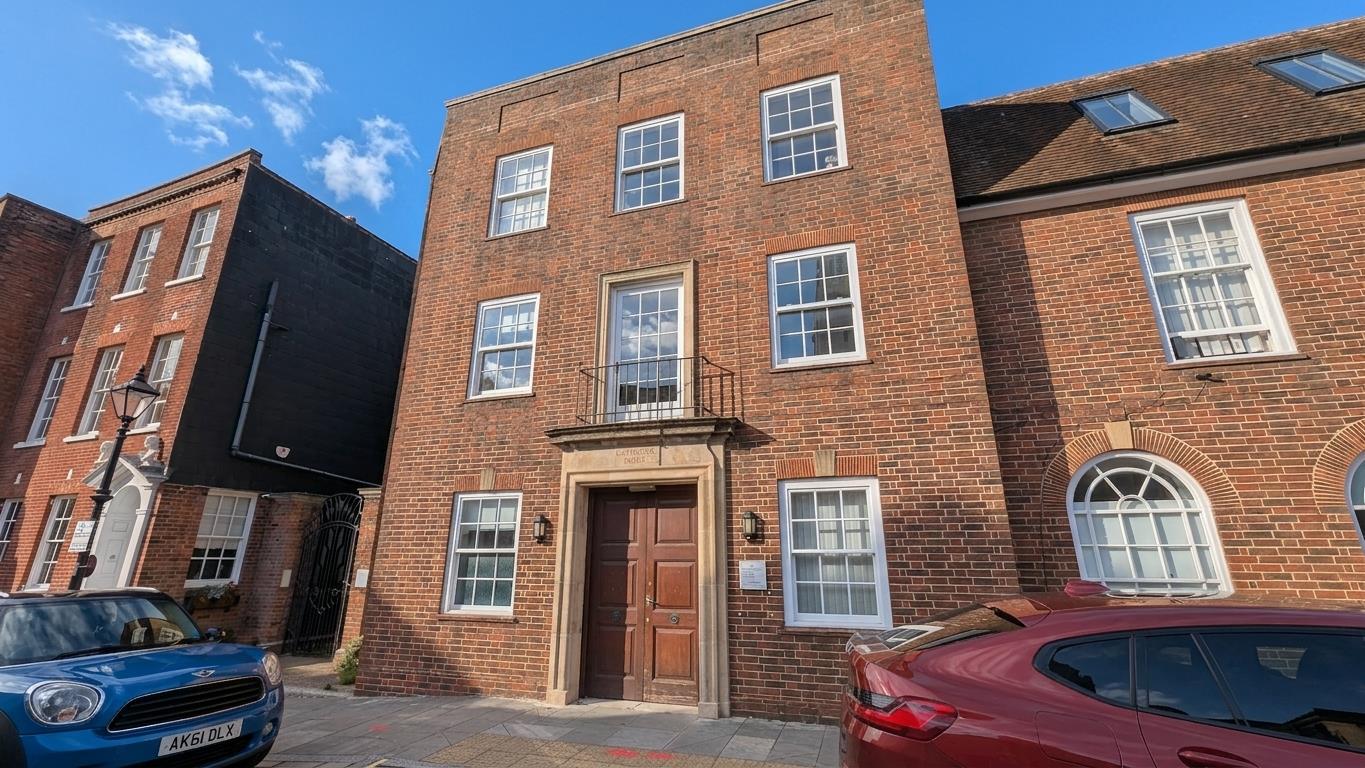Flat St Edward's Road in Portsmouth