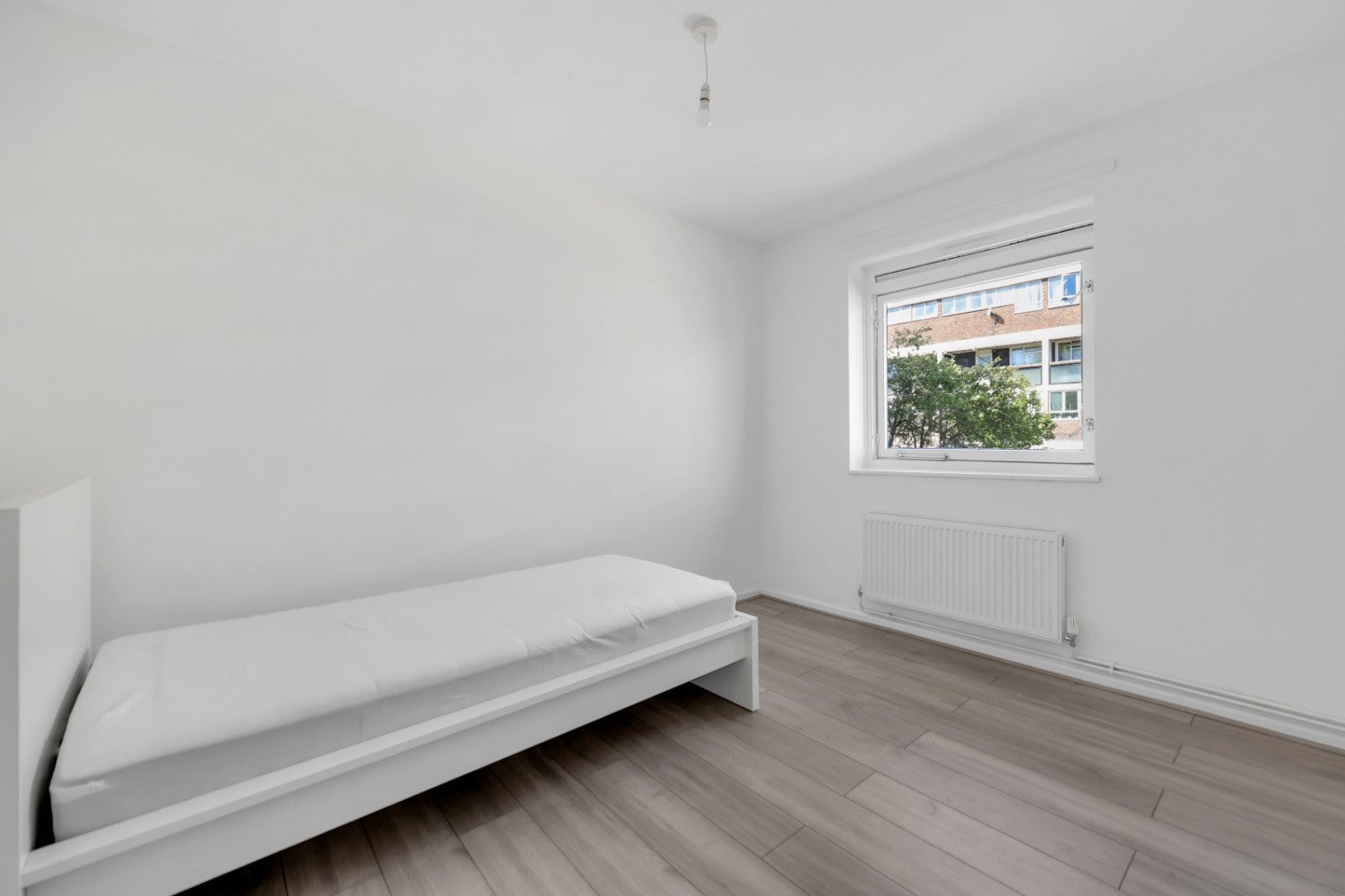 Flat Avis Square in Greater London