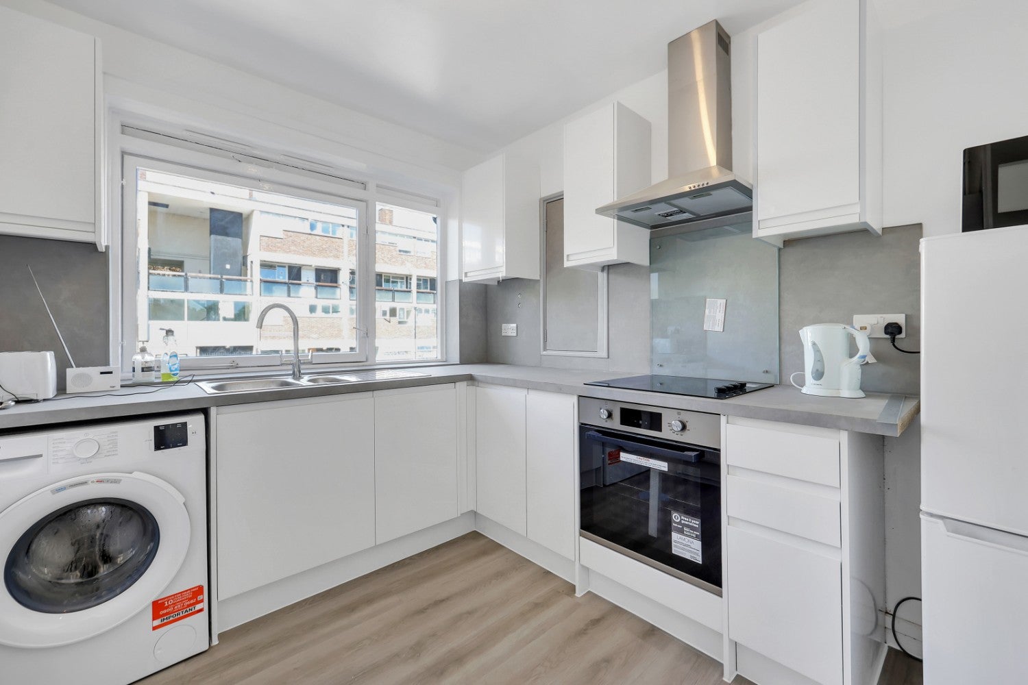 Flat Avis Square in Greater London