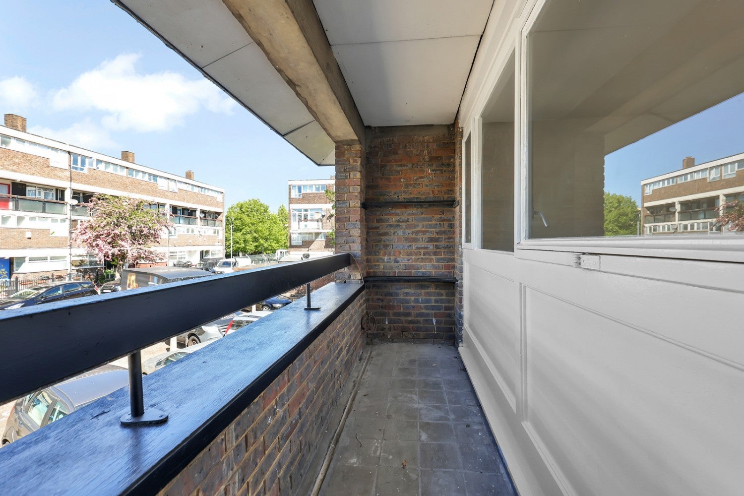 Flat Avis Square in Greater London