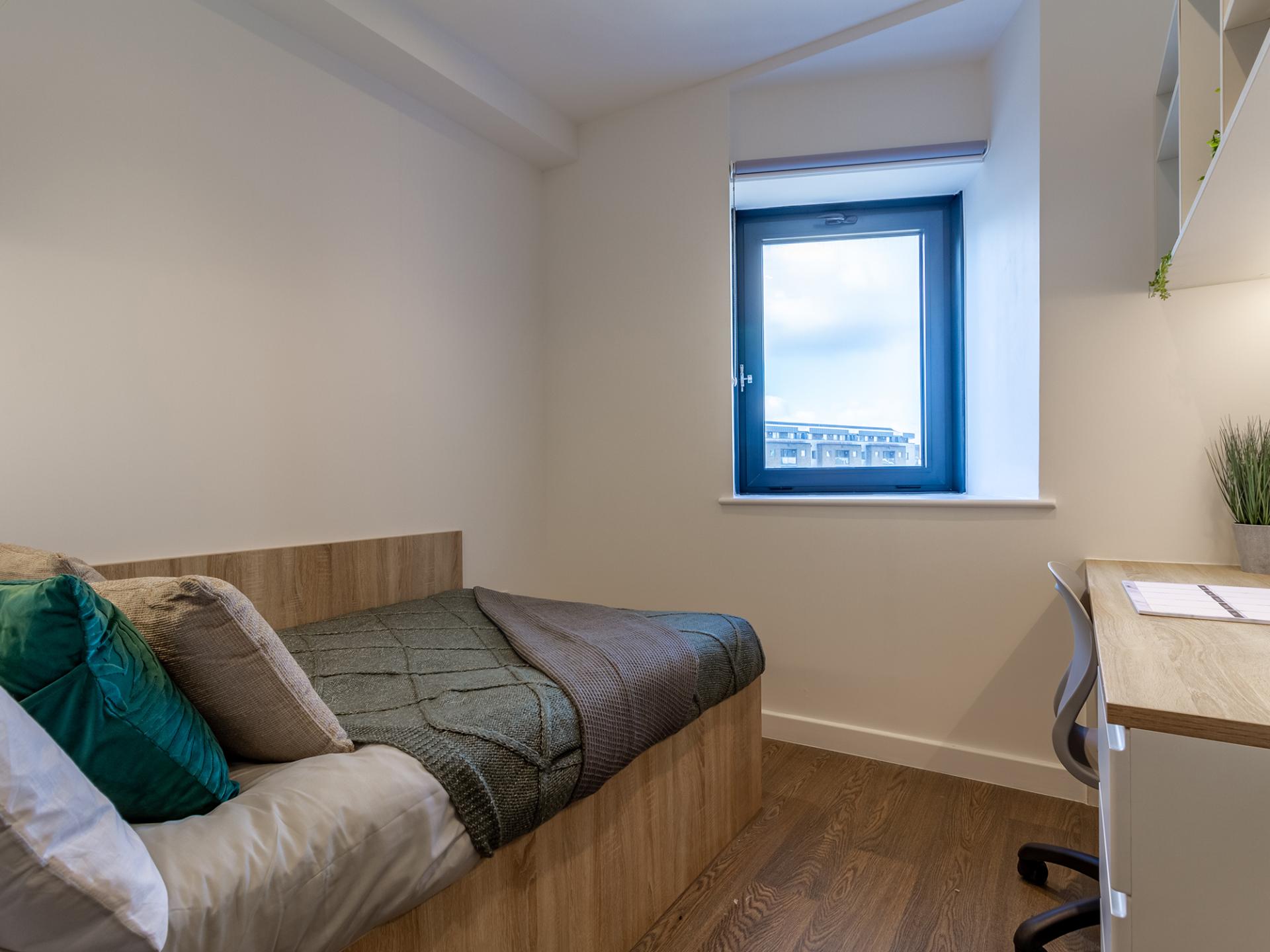 Room Notte Street in Plymouth