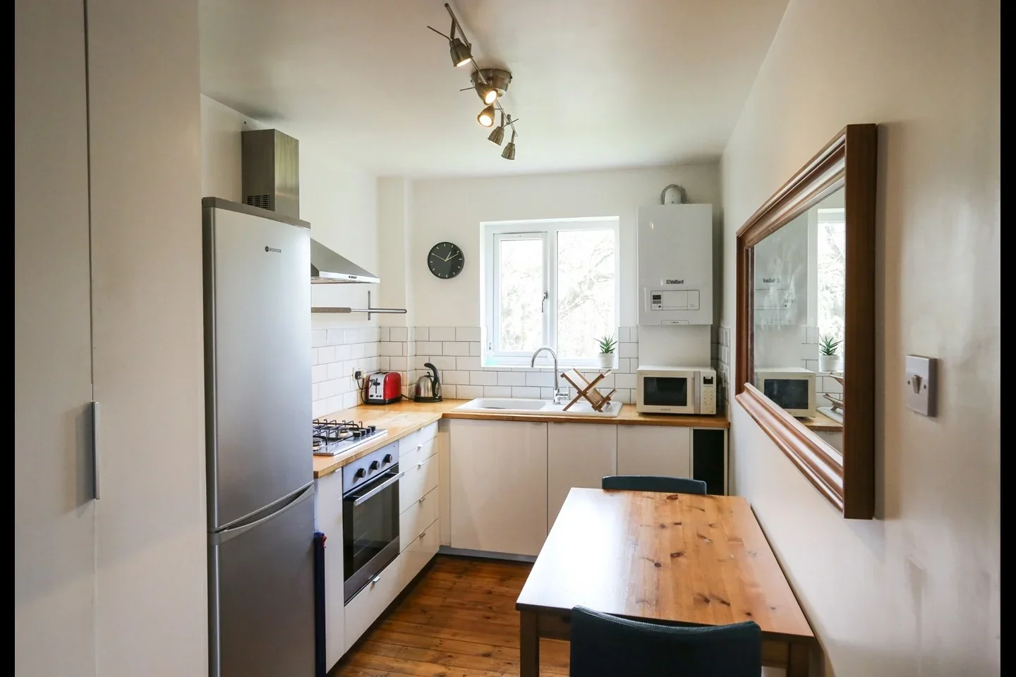 Flat Bewley Court in Stoke-on-Trent