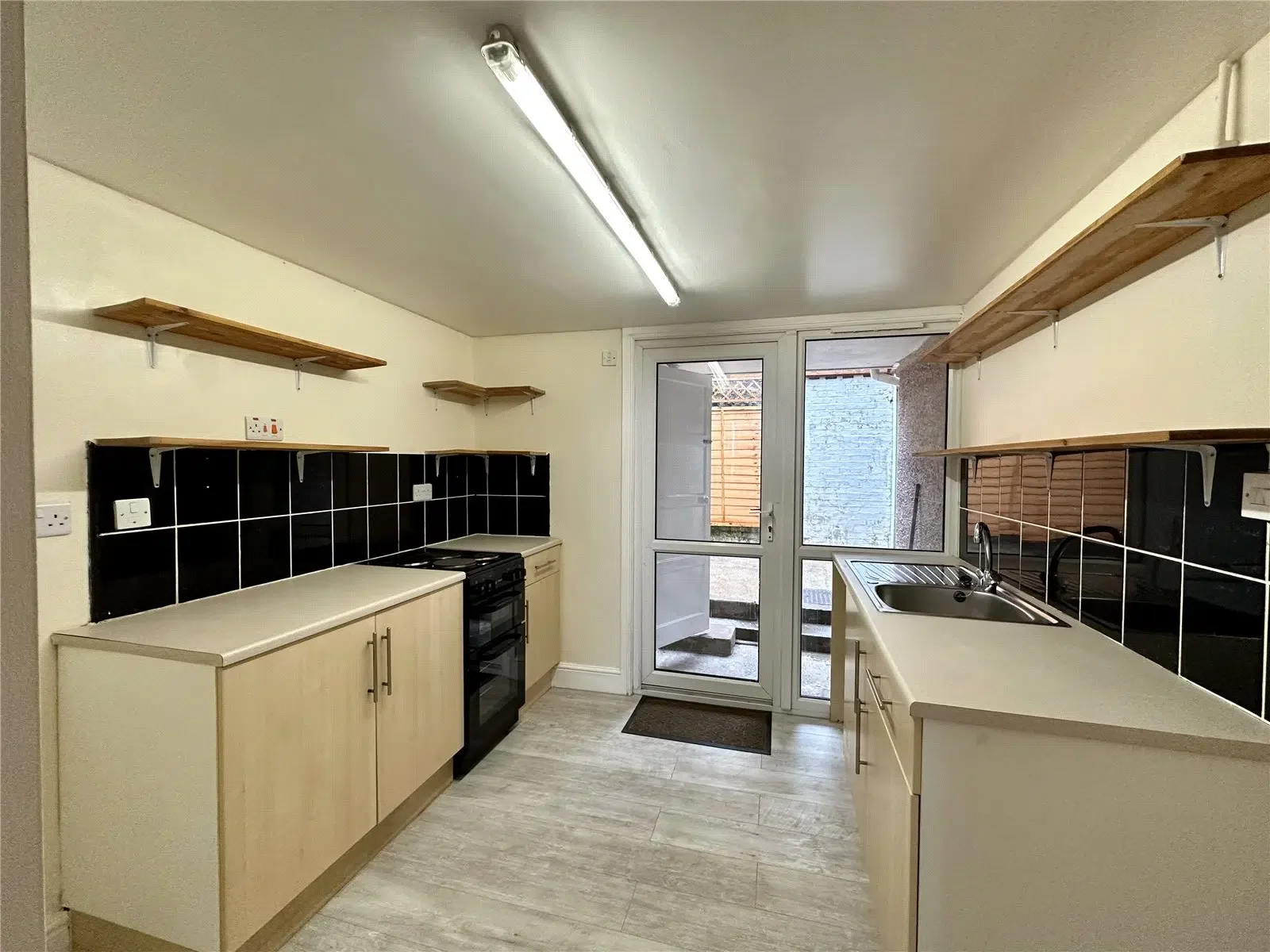 Flat Prospect Place in Pembroke Dock