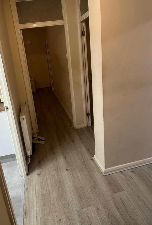 Flat Bevan Road in Greater London