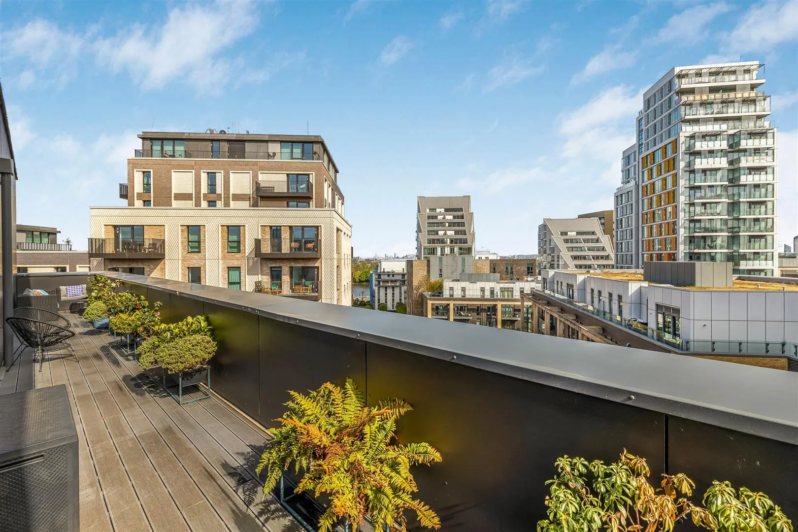 Flat Osiers Road in Greater London