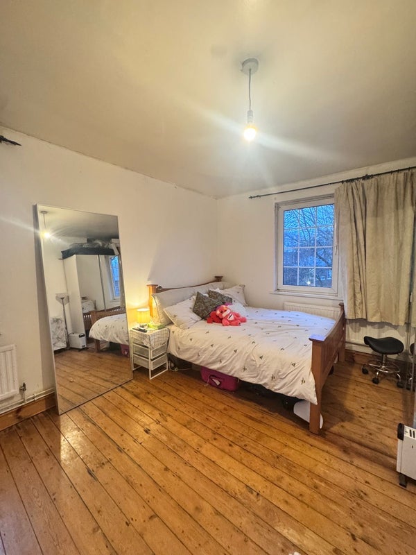 Room Bethnal Green Estate in Greater London