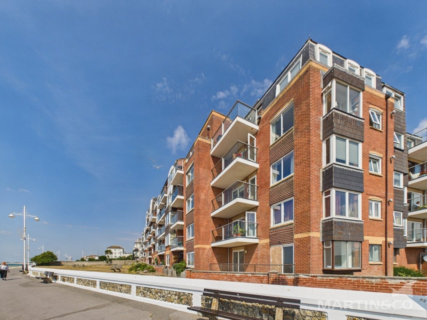 Flat Victoria Road South in Arun
