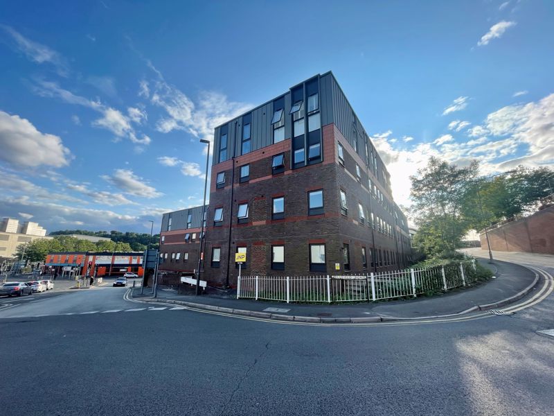 Flat Bellfield Road in High Wycombe