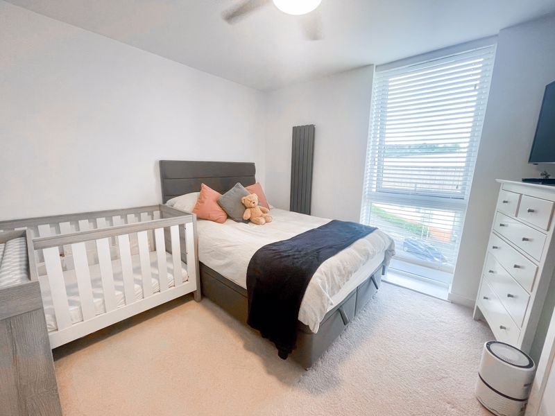 Flat Bellfield Road in High Wycombe