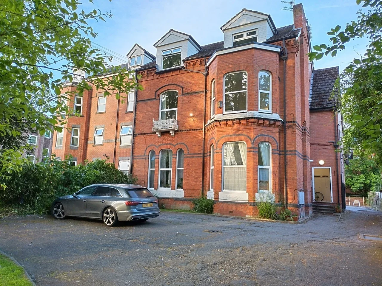 Flat Withington Road in Manchester