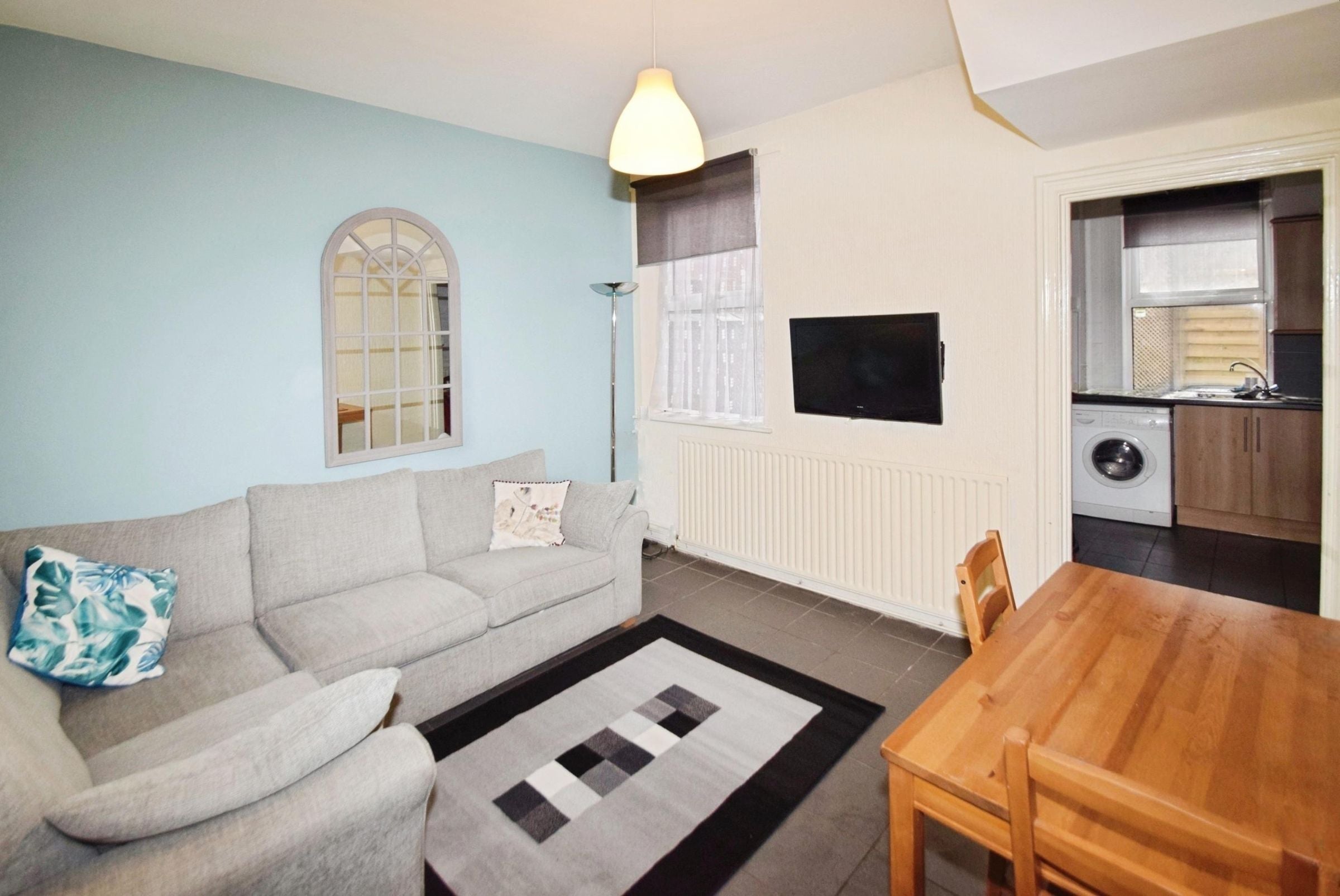 Flat Shoreham Street in Sheffield