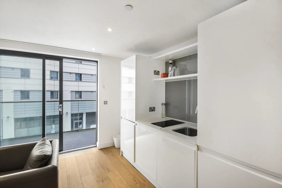 Flat Commercial Street in Greater London