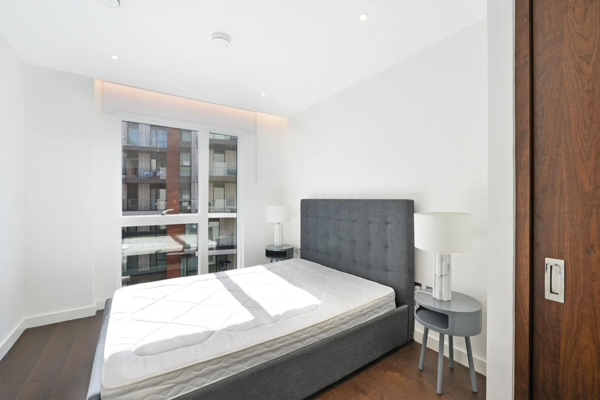 Flat Malthouse Road in Greater London