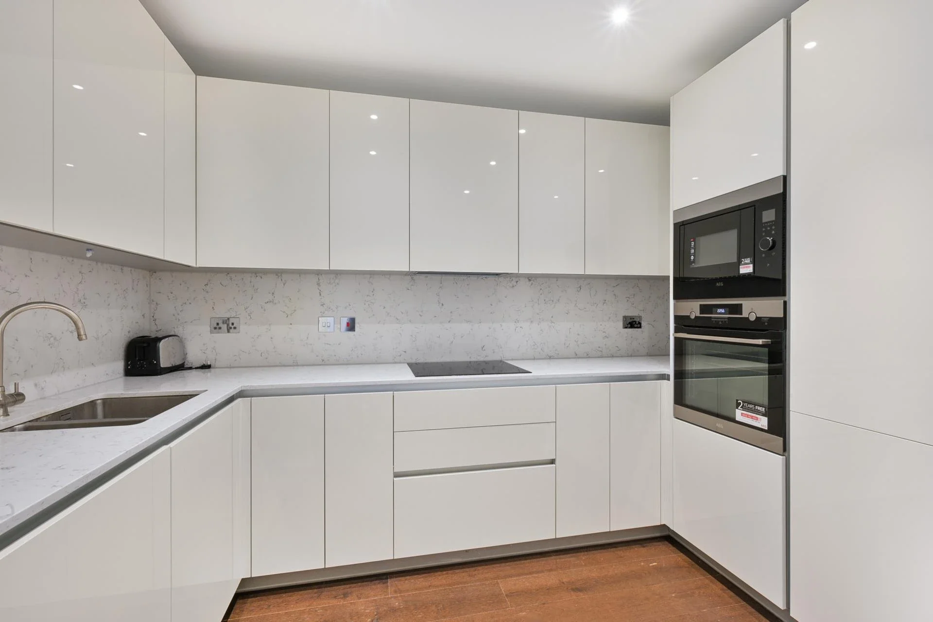 Flat Malthouse Road in Greater London