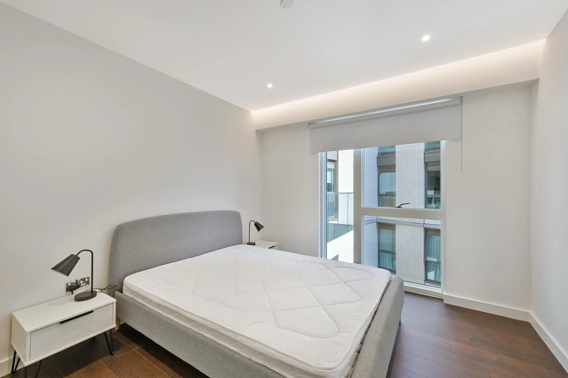 Flat Malthouse Road in Greater London