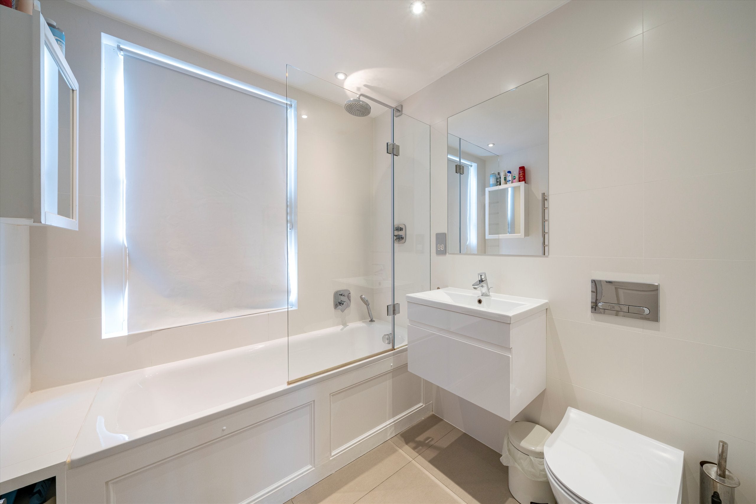 Flat Redfield Lane in Greater London