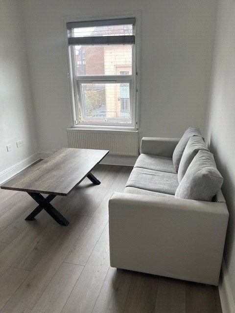 Flat Willesden Lane in Greater London