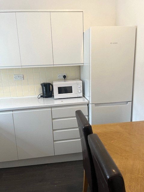 Flat Willesden Lane in Greater London