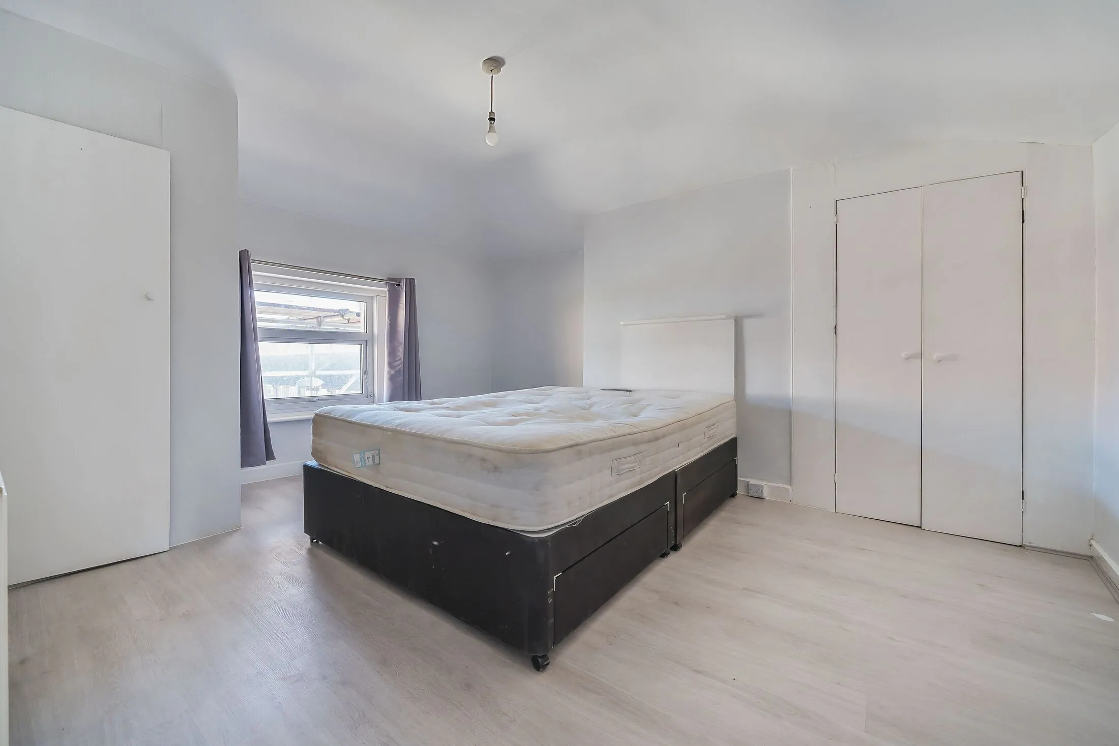 Flat Brandram Road in Greater London